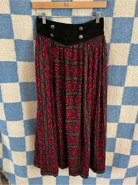Vintage 80s Women's Red Patterned Maxi Skirt with Black Waistband